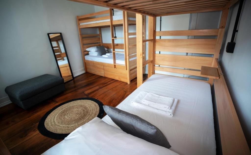 Inn Door 21 - Hostel & Suite Браганса Экстерьер фото