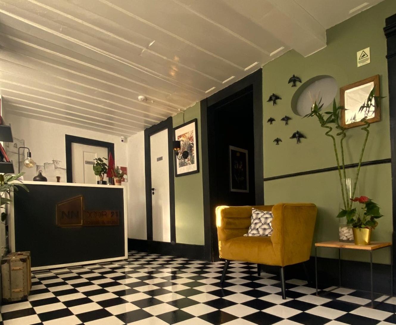 Inn Door 21 - Hostel & Suite Браганса Экстерьер фото